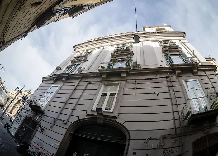 Le 4 Stagioni Dante's Suites H Centro