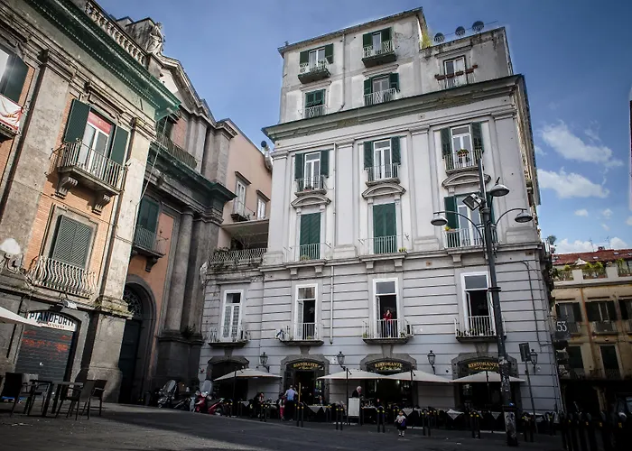 Le 4 Stagioni Dante's Suites H Centro